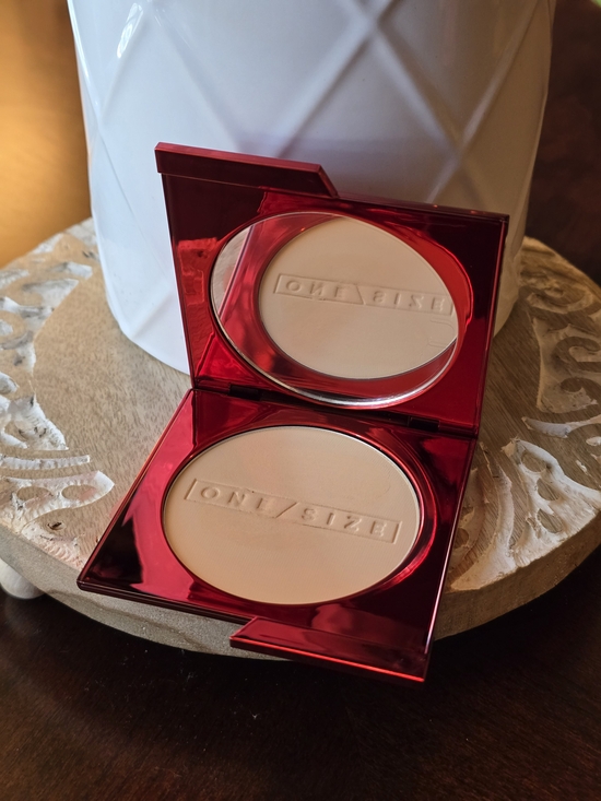 ONE/SIZE Other - ONE/SIZE Turn Up The Base Versatile Foundation Powder - Shade Medium 1 (N)